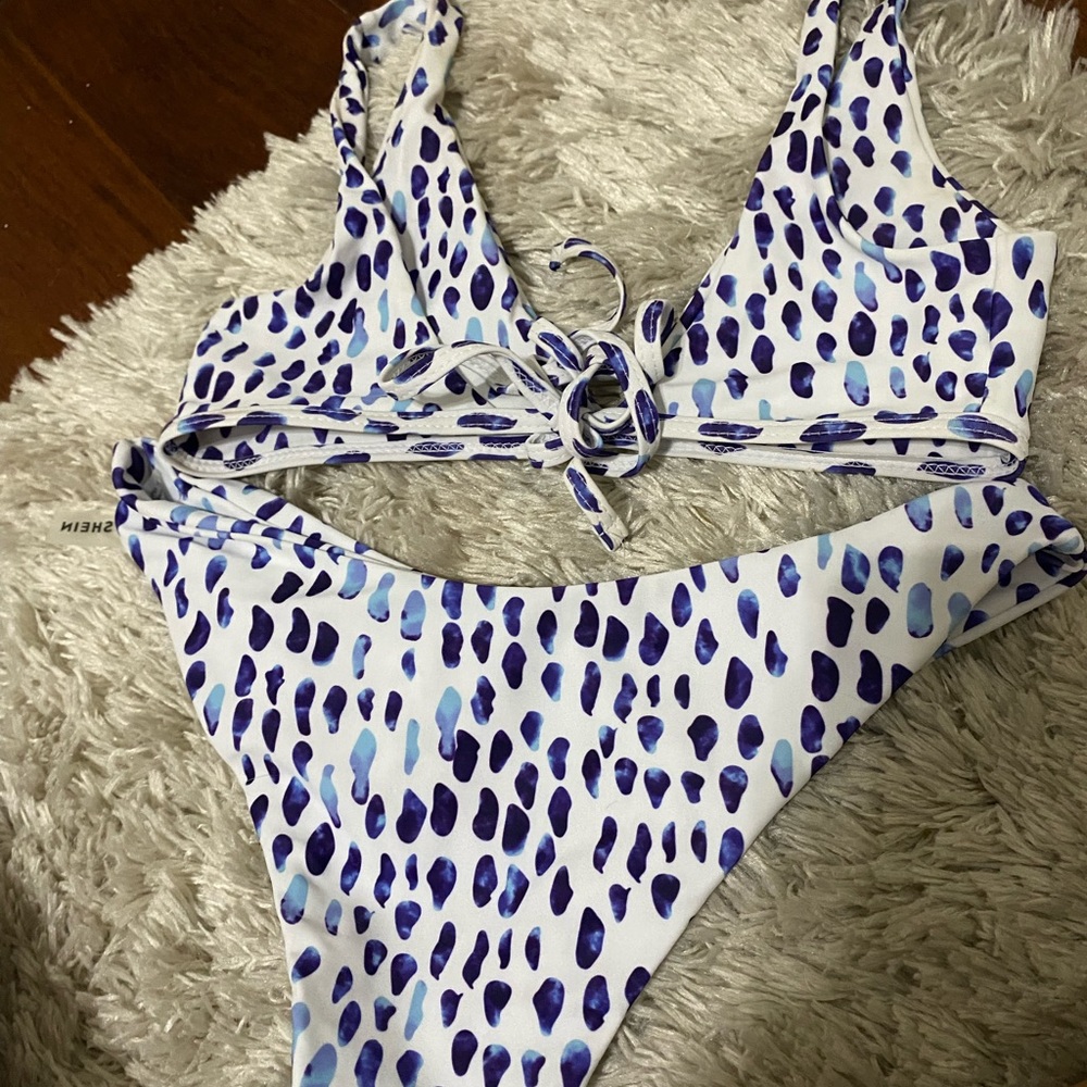 Bikini set - Picture 2 of 3